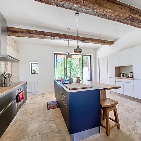 Mas T6 Contemporain Avec Piscine Chauffee * Ним