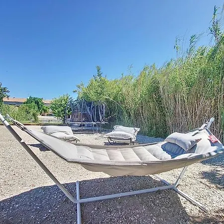 Mas T6 Contemporain Avec Piscine Chauffee Ним