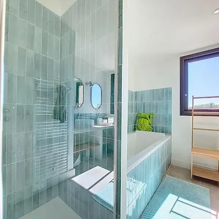 Mas T6 Contemporain Avec Piscine Chauffee Вилла *
