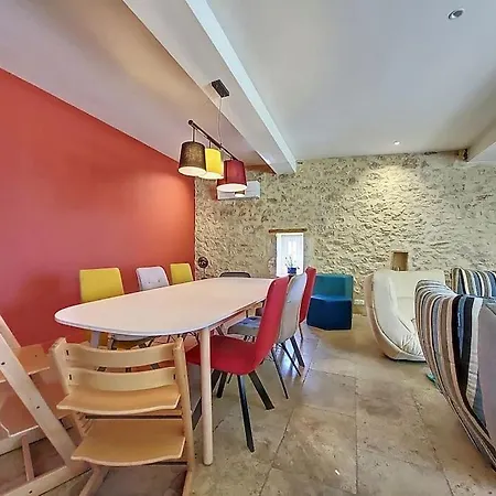 Mas T6 Contemporain Avec Piscine Chauffee *