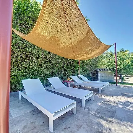 Mas T6 Contemporain Avec Piscine Chauffee * Ним
